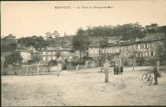 place du champ de mars 2