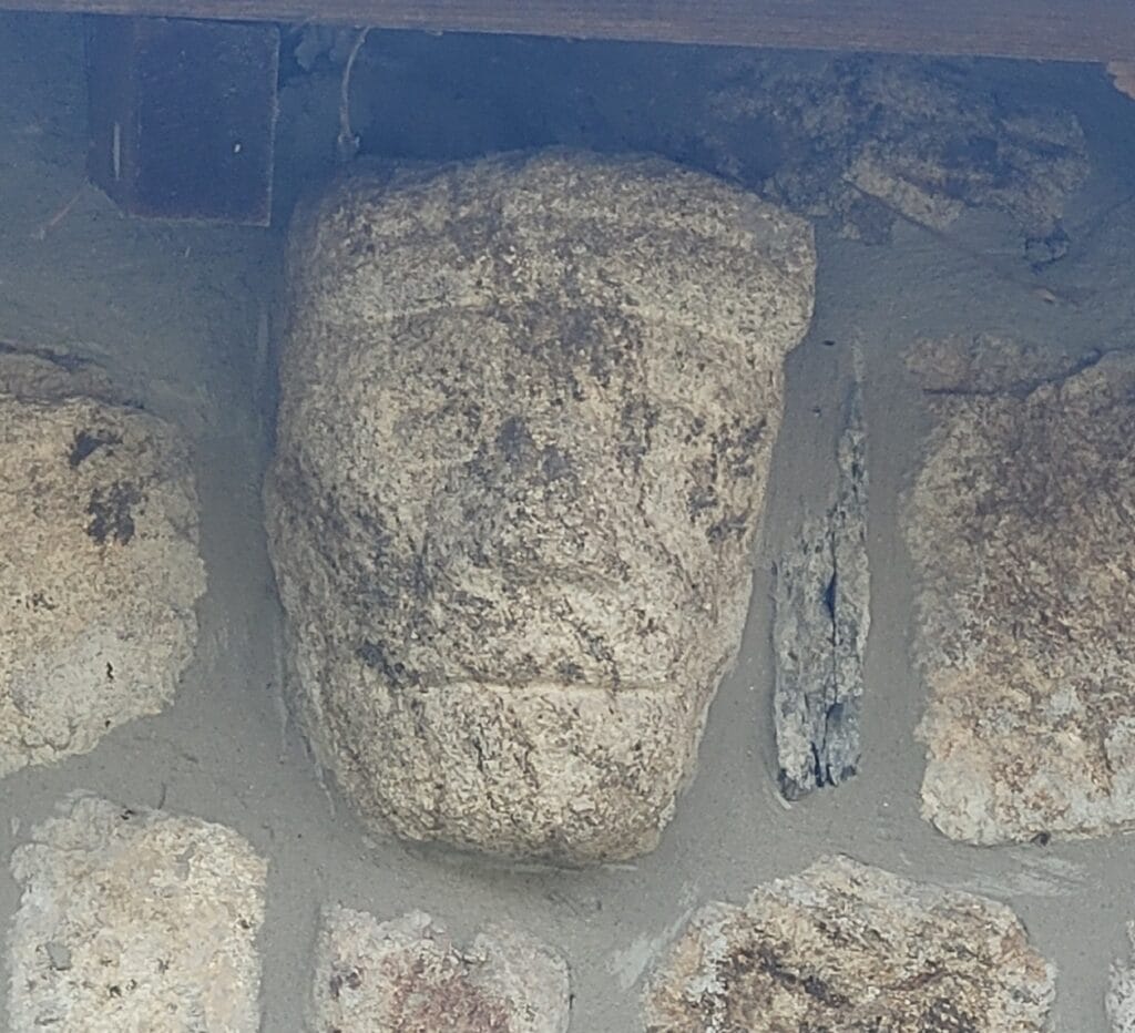 Les mascarons tête